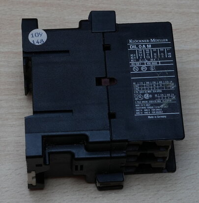 Kl&ouml;ckner-Moeller DIL0AM contactor 220V 240V 50/60 Hz 3P 35A
