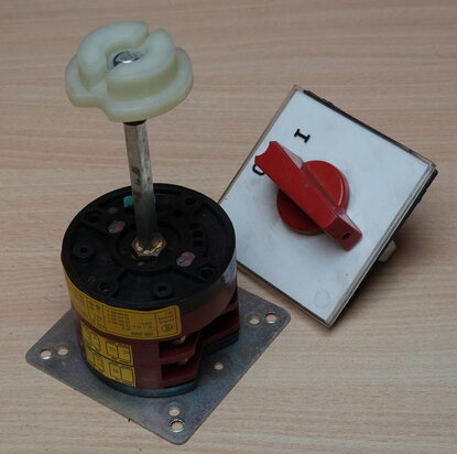 Elektra-Tailfingen-CSA-schakelaar-40A-aan-uit-hoofdschakelaar