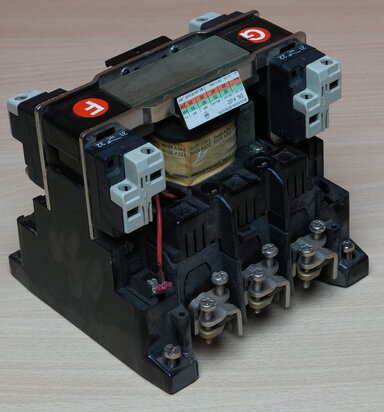 Klockner-Moeller-DIL4-22-magneetschakelaar-220V-240V-3P