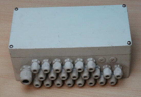 Behuzing-leeg-kunststof-240-120-100-din-rail