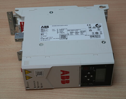 ABB 3AUA0000179989 Frequenzumrichter ACS380-042C-03A3-4+K470, 0,75 kW, 400480 V AC