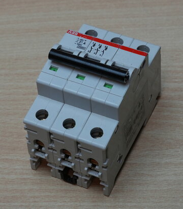 ABB-S200P-K-20A-installatieautomaat-3P-2CDS283001R0487