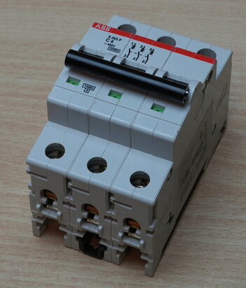 ABB-S203P-C4-installatieautomaat-3P-4A-2CDS283001R0044