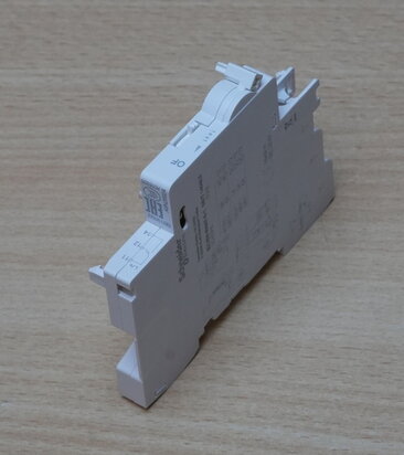 Schneider Electric A9N26924 OF Hulpcontact, 1 C/O, 24-130V DC / 24-415V AC