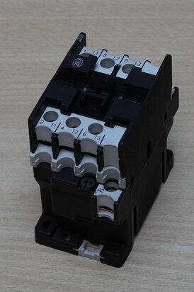 Moeller-DIL00M-magneetschakelaar-24V-3P