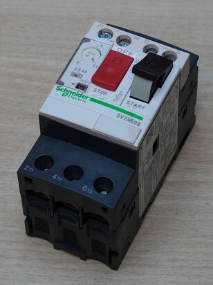 Schneider-Electric-GV2ME08-motorbeveiligingschakelaar-3P-4A