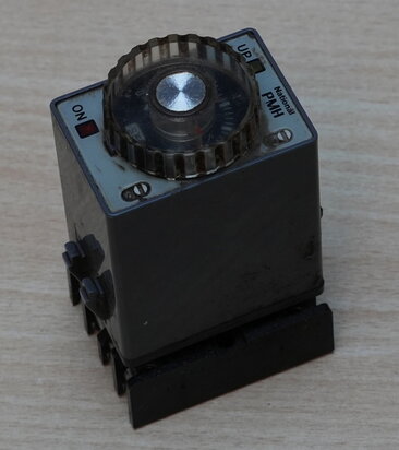 Matsushita-PMH-30M-AC220V-tijdrelais-AT4132