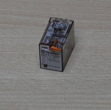 Finder 55.34.8.110.0054 schakelrelais 110V AC