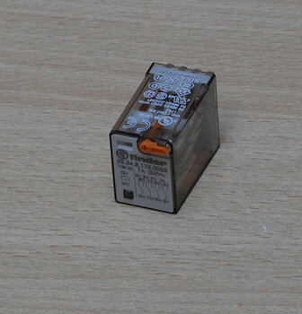 Finder 55.34.8.110.0050 schakelrelais 110V AC
