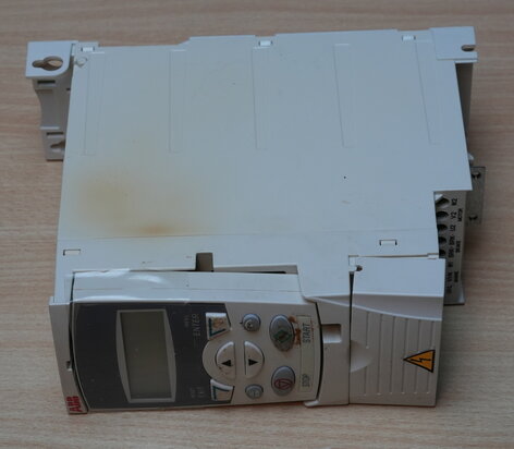 ABB ACS355-03E-05A6-4 Inverter Drive 2.2 kW, 3-phase, 5.6A