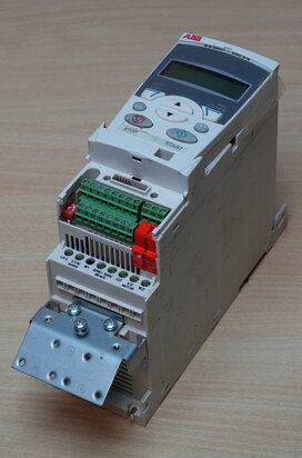 ABB ACS355-01E-02A4-2 Omvormer Aandrijving