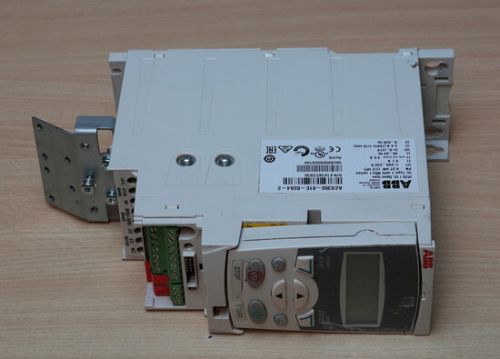 ABB ACS355-01E-02A4-2 Omvormer Aandrijving 0,37 kW, 1 fase, 2,4A