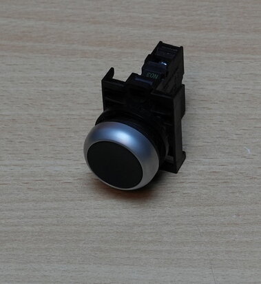 Moeller-M22-K10-drukknop-terugverend-zwart