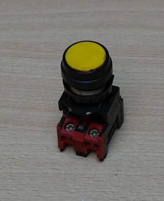 AEG 910-158-072 knop geel 16A