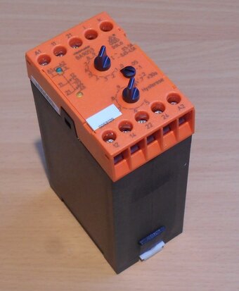 Dold current relays BA9053 / 010 230V AC 0,5-5A 0-30S 0053129