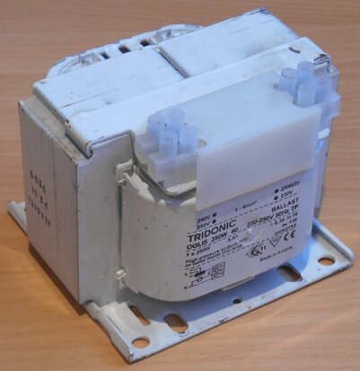 Tridonic OGLIS 250W transformer 40 20,562,752