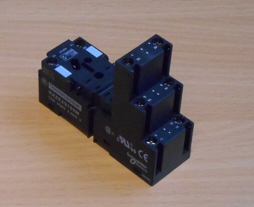 Telemecanique Schneider RXZE2S108M relay socket 940 426 (10 pieces)