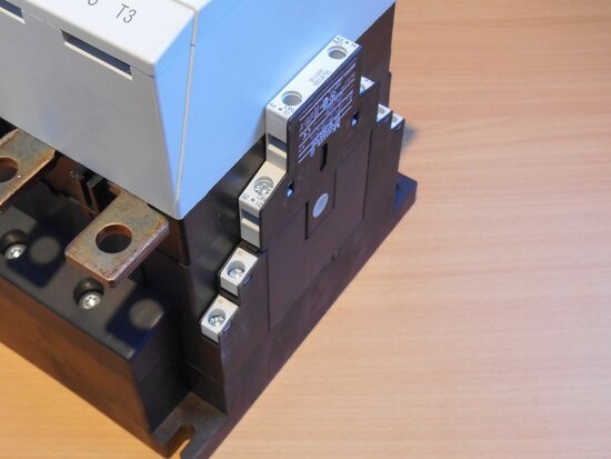 Moeller magneetschakelaar DILM225/22 RA250 110kW 400V AC 3P