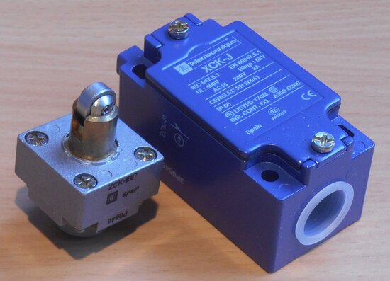 Telemecanique, Schneider Electric limit switch XCK J167 time circuit 064 598