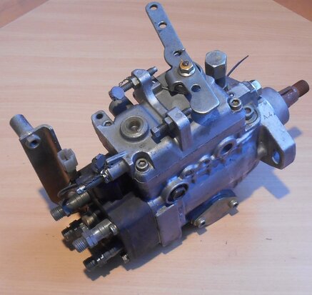 Komatsu Denso Fuel VE4 / 12F1225RND538 diesel injection pump