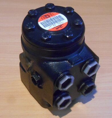 Danfoss OSPC 70 LS 150-8012 controller 267B1529 steering unit