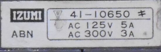 Izumi 41-10650 druk knop AC125V 5A 300V 3A rood