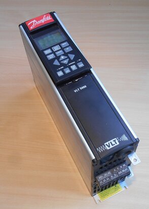 Danfoss VLT 5000 regelaar VLT5001PT5B20STR3DLF00A00C0 incl. LCP 5000 digital keypad 175Z0401