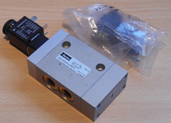 Parker 2139061 valve DAF 213-GR-LV-24V=1 3/2 24V (New in package)