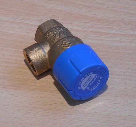 Flamco Precor B 1/2'' - 1/2'' overflow valve 8 BAR