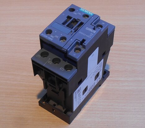 Siemens 3RT2024-1BB40 contactor 3P 24V DC 1NO+1NC