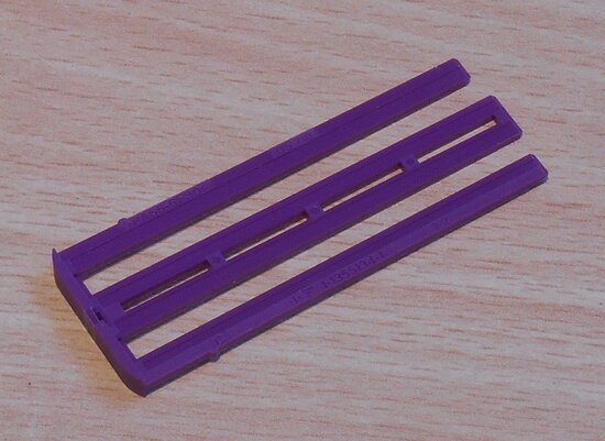 TE Connectivity 1-1355134-1 Connector-accessoires Retainer Recht Polyamide 6/6 Violet