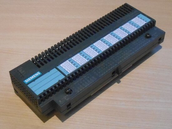 Siemens 6ES7133-0BN01-0XB0 ET 200B 24DI/8S0 Digital I/O Module 6ES71330BN010XB0