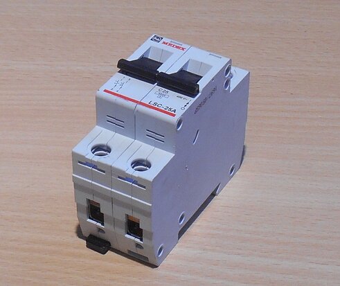 Medex LSC-25A C25 circuit breaker 2P