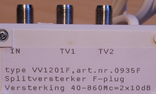 Schrader VV1201F split amplifier F-plug 40-860Mc = 2x10dB 0935F