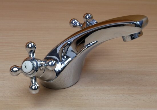 Feliu pays 72108 Epoque basin mixer tap with chrome retro drain