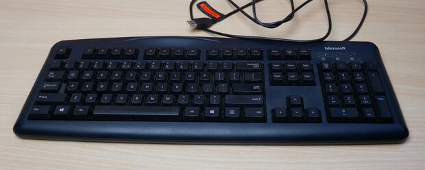 Microsoft 200 X821411-004 USB keyboard black