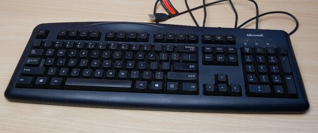 Microsoft 200 X821411-004 USB keyboard black