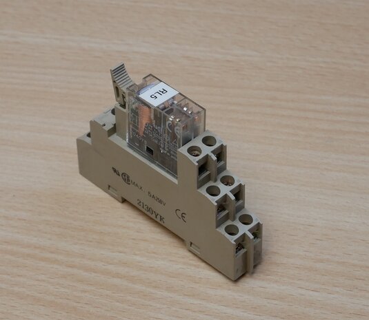 Omron G2R-2-SND Plug-in relay 24V DC, incl. Plug-in socket 2130YK