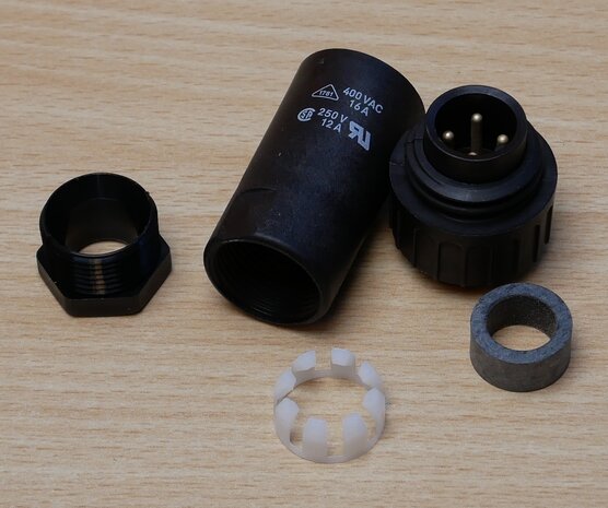 Amphenol T3108 200 Male Cable Mount Circular Connector, 4 contacts Plug