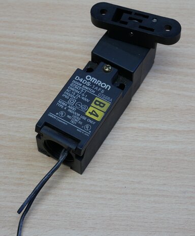 Omron D4DS-1AFS limit switch 0756RA door switch