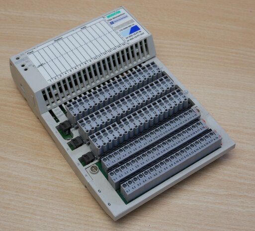 Schneider 170ADM35010 I/O base incl. Telemecanique 170INT11000 Adapter