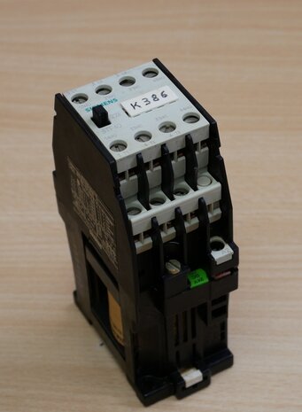 Siemens 3TF022-0B magneetschakelaar 24V DC 2NO+2NC