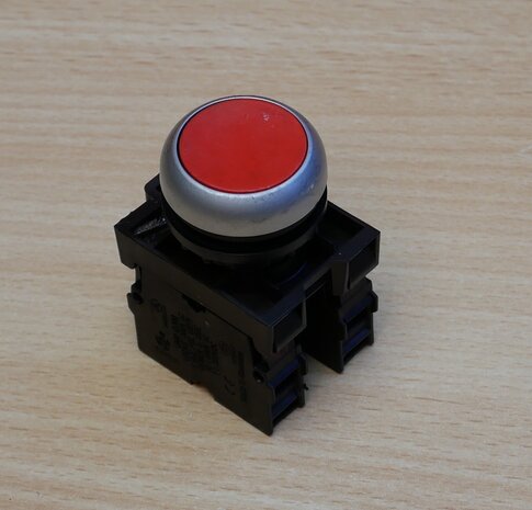Moeller knop rood met 2x M22-K01 NC contact element