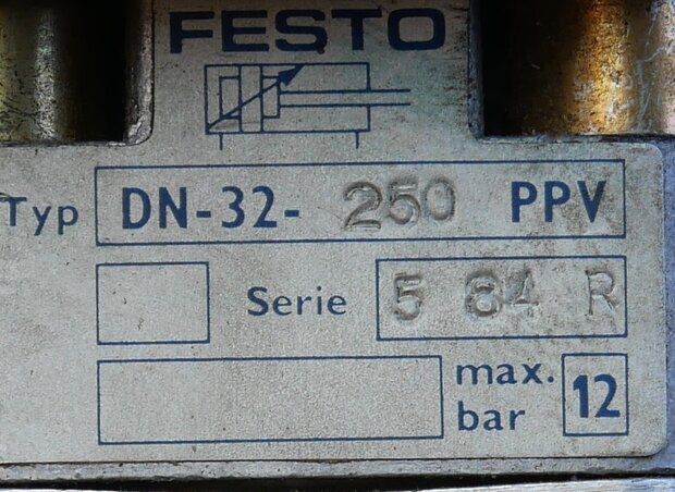 Festo DNC-32-250-PPV Standaard cilinder
