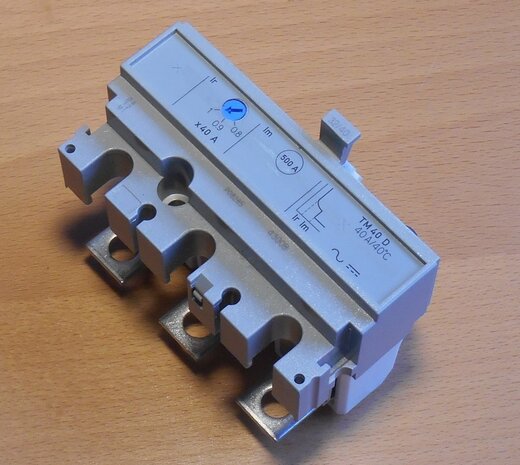 Merlin Gerin Compact NS circuit breakers TM 40D 29033