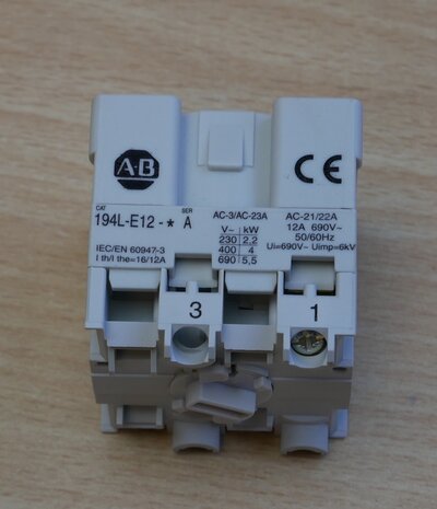 Allen Bradley 194L-E12-1751 on-off switch element 12A 1P