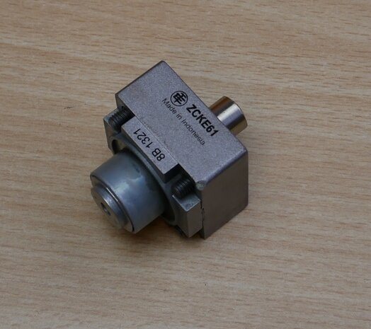 Schneider Electric ZCKE61 limit switch drive head, ZCK-E61