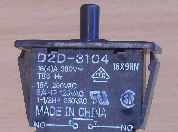 Omron D2D-3104 micro veiligh. Schakelaar