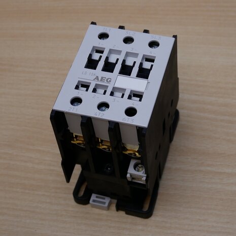 AEG LS 15K.00-55 contactor 3P 60A 24V, 135128