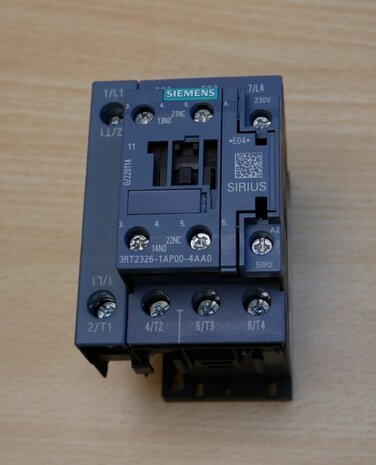Siemens 3RT2326-1AP00-4AA0 contactor ac 0.015KW 32a 230V, 3RT23261AP004AA0